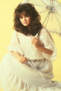 Валери Бертинелли (Valerie Bertinelli) Steve Harvey photoshoot 1982 - 7 HQ 90a4ea297888945