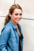 Майли Сайрус (Miley Cyrus) C. S. Portrait Session in New York City - June 18, 2010 - 28xHQ 8f036b298882435