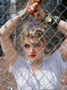 Madonna - Страница 11 51f3df298996331