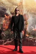 Брэд Питт (Brad Pitt) Attends at the opening of the 35th Annual Moscow International Film Festival in Moscow (June 20, 2013) - 51xHQ 5e6619299066857