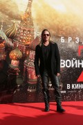 Брэд Питт (Brad Pitt) Attends at the opening of the 35th Annual Moscow International Film Festival in Moscow (June 20, 2013) - 51xHQ C10906299066786