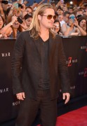 Брэд Питт (Brad Pitt) 'World War Z' New York Premiere, Duffy Square in Times Square (June 17, 2013) - 206xHQ 1eeef6299072647