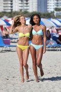 Эммануэла де Паула, Джессика Харт (Jessica Hart, Emanuela de Paula) Bikini Photoshoot on the Beach in Miami - 06.12.2013 -  285 HQ 141277301831634