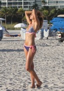 Эммануэла де Паула, Джессика Харт (Jessica Hart, Emanuela de Paula) Bikini Photoshoot on the Beach in Miami - 06.12.2013 -  285 HQ 4335ff301839270