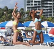 Эммануэла де Паула, Джессика Харт (Jessica Hart, Emanuela de Paula) Bikini Photoshoot on the Beach in Miami - 06.12.2013 -  285 HQ 58d071301838664