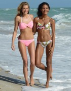 Эммануэла де Паула, Джессика Харт (Jessica Hart, Emanuela de Paula) Bikini Photoshoot on the Beach in Miami - 06.12.2013 -  285 HQ 2e54e9301846882