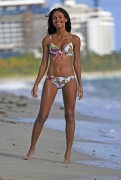 Эммануэла де Паула, Джессика Харт (Jessica Hart, Emanuela de Paula) Bikini Photoshoot on the Beach in Miami - 06.12.2013 -  285 HQ 7830a2301845758