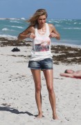 Эммануэла де Паула, Джессика Харт (Jessica Hart, Emanuela de Paula) Bikini Photoshoot on the Beach in Miami - 06.12.2013 -  285 HQ 2ccf8e301851592