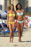 Эммануэла де Паула, Джессика Харт (Jessica Hart, Emanuela de Paula) Bikini Photoshoot on the Beach in Miami - 06.12.2013 -  285 HQ Ad8c01301850965