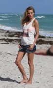 Эммануэла де Паула, Джессика Харт (Jessica Hart, Emanuela de Paula) Bikini Photoshoot on the Beach in Miami - 06.12.2013 -  285 HQ D5b2a2301851704