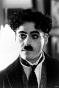 Чаплин / Chaplin (Роберт Дауни мл., 1992)  3a4eb5305512145