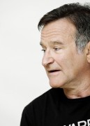 Робин Уильямс (Robin Williams) World's Greatest Dad - Photocall, Los Angeles, 2009 (33xHQ) A7988f305516489