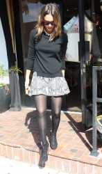 http://thumbnails111.imagebam.com/30685/b2daf8306844840.jpg