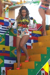 Дженнифер Лопез (Jennifer Lopez) Filming a FIFA World Cup Music Video in Ft. Lauderdale - 2/11/14 - 122 HQ 5484b5307474034
