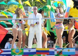 Дженнифер Лопез (Jennifer Lopez) Filming a FIFA World Cup Music Video in Ft. Lauderdale - 2/11/14 - 122 HQ 68f358307473983