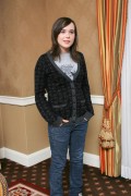 Эллен Пейдж (Ellen Page) Juno Press Conference (06.11.2007) 500c3d308166864