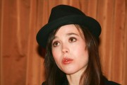 Эллен Пейдж (Ellen Page) To Rome with Love - Portrait Session 2012 - 24xHQ Ac2ab9308796533