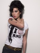 Эми Уайнхаус (Amy Winehouse) фотограф Jillian Edelstein - 12xHQ 3dba06312678052