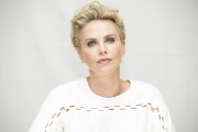 Шарлиз Терон (Charlize Theron) A Million Ways to Die in the West Press Conference, Four Seasons Hotel, Beverly Hills, 2014 - 45xHQ E0b9e9316183611
