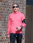 Мелани Чисхолм (Melanie Chisholm) jogging in North London - February 21, 2014 (16xHQ) 8ff1ae323179971