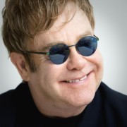 Элтон Джон (Elton John) Gnomeo and Juliet press conference (Los Angeles, 21.01.2011) - 10xHQ C41da5323182383