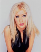 Кристина Агилера (Christina Aguilera) Bernhard Kuehmsted photoshoot 2000 (4xHQ) 42cf2b325668963