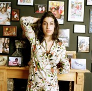 Эми Уайнхаус (Amy Winehouse) Мark Okoh Photoshoot 2004 - 15xHQ 17e9d7325799570