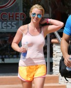 Бритни Спирс (Britney Spears) Leaving the 'Drenched Fitness' in LA, 26.06.2014 (35xHQ) 743a75336187910