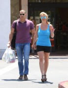 Бритни Спирс (Britney Spears) Shopping in LA, 25.06.2014 (28xHQ) D0ffc2336188048