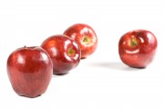 Красные яблоки на белом фоне (Red apple) 3f22ff336610046