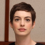 Энн Хэтэуэй (Anne Hathaway) пресс конференция фильма The Dark Knight Rises,фото Munawar Hosain (Беверли Хиллс,8 июля 2012) (19xHQ) 51eb60342564214