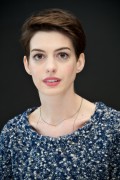Энн Хэтэуэй (Anne Hathaway) на пресс-конференции фильма «Отверженные» («Les Miserables») (16xHQ) Ed5a48342588027