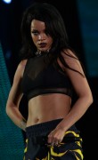 Рианна (Rihanna) on the 1st night of The Monster Tour at the Rose Bowl in Pasada - 08.08.14 - 91 HQ Ed4bc2344009322