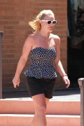 Бритни Спирс (Britney Spears) Out for some solo shopping in Westlake Village, 13.08.2014 - 117хHQ 61b3c5347449402