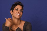 Холли Берри (Halle Berry) Frankie and Alice press conference portraits by Munawar Hosain (Hollywood, November 30, 2010) (103HQ) A8442f348136760