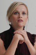 Риз Уизерспун (Reese Witherspoon) Four Christmases press conference portraits by Munawar Hosain , Beverly Hills - 16.11.2008 (74xHQ) 4f54ef355595831