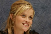 Риз Уизерспун (Reese Witherspoon) "Walk The Line" Press Conference (10 октября 2005) Fd2309355599988
