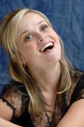 Риз Уизерспун (Reese Witherspoon) "Walk The Line" Press Conference (10 октября 2005) 3b05e5355600499