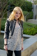 Дакота Фаннинг (Dakota Fanning) "The Runaways" press conference (Luxe hotel, Sunset Boulevard in Los Angeles, 2010-03-11) E25a4b357066966