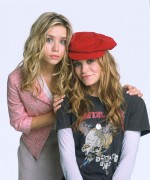 Мэри-Кейт Олсен и Эшли Олсен (Ashley, Mary-Kate Olsen) New York Minute Promoshoot 2004 - 39xHQ 5c7183358551772