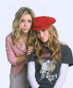 Мэри-Кейт Олсен и Эшли Олсен (Ashley, Mary-Kate Olsen) New York Minute Promoshoot 2004 - 39xHQ 83d2ca358551771