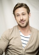 Райан Гослинг (Ryan Gosling) Crazy, Stupid, Love press conference (New York, 19.07.2011) (8xHQ) Ac7d8b358558525