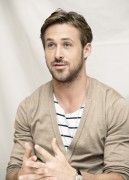 Райан Гослинг (Ryan Gosling) Crazy, Stupid, Love press conference (New York, 19.07.2011) (8xHQ) F8b8b3358558541