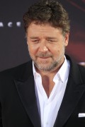 Расселл Кроу (Russell Crowe) Man of Steel (El Hombre de Acero) premiere at the Capitol cinema in Madrid, 17.06.13 (46xHQ) 15e73c358749491