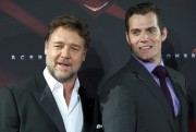 Расселл Кроу (Russell Crowe) Man of Steel (El Hombre de Acero) premiere at the Capitol cinema in Madrid, 17.06.13 (46xHQ) B3fbf6358749367