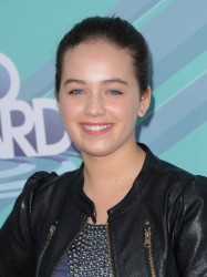 Mary Mouser - 2011 TeenNick HALO Awards - Los Angeles - October 26, 2011