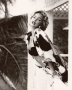 Шарлиз Терон (Charlize Theron) фото в образе Мэрилин Монро (Marilyn Monroe) (9xHQ) 7a2d4d360268923