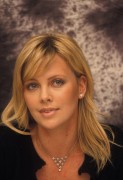Шарлиз Терон (Charlize Theron) press conference for the movie "Monster" held in Los Angeles, 2003 - 9xHQ Ceb8f3360289644