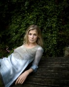 Розамунд Пайк (Rosamund Pike) Evening Standard Shoot (5xHQ) 5142db362166826