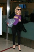 Риз Уизерспун (Reese Witherspoon) LAX airport October 30-2014 (52xHQ) Bf3379363286449